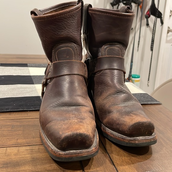 Frye Harness 8R Leather Boots - Picture 2 of 10